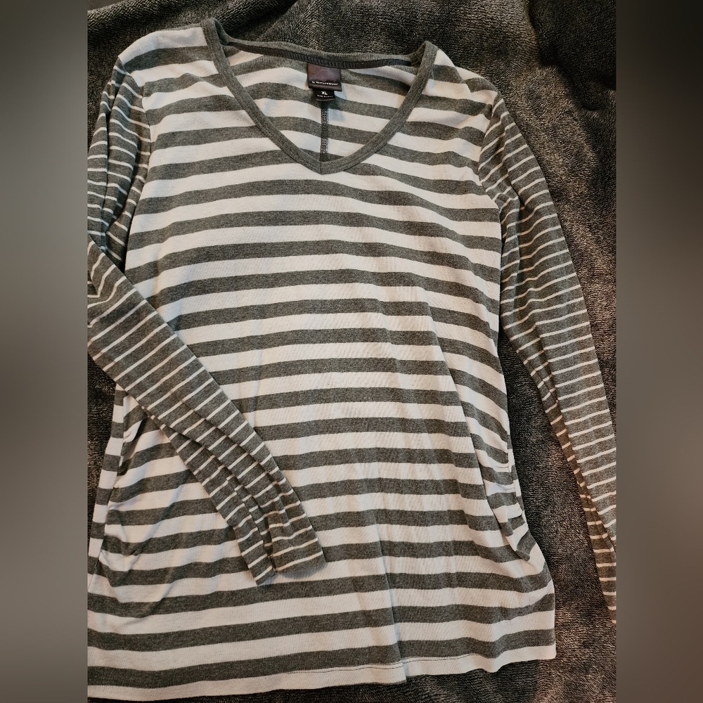 Motherhood maternity shirt